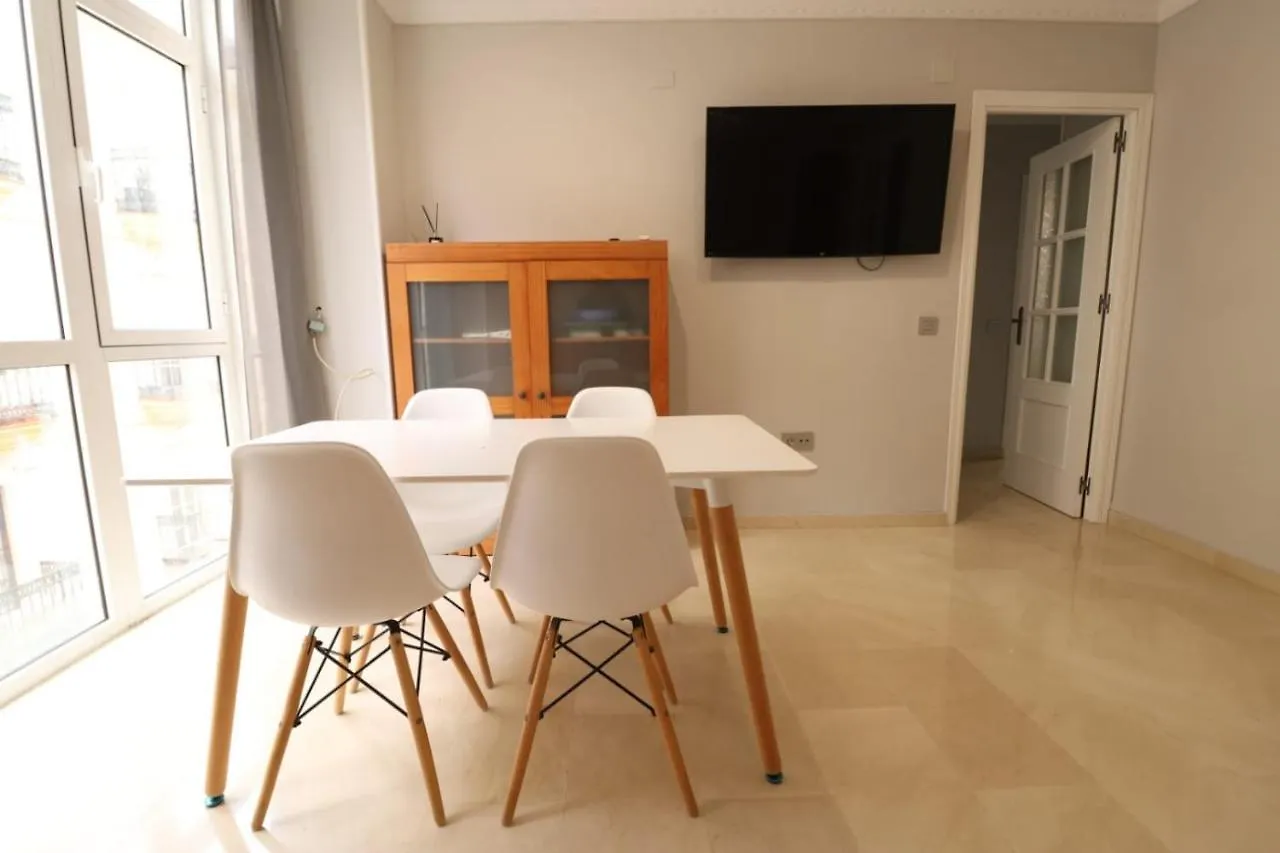 Piso En Pleno Centro De Huelva. Apartment
